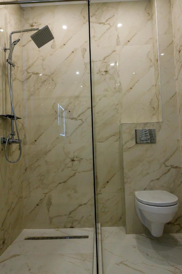 Sub Cetate Hotel Rîşnov Kültér fotó