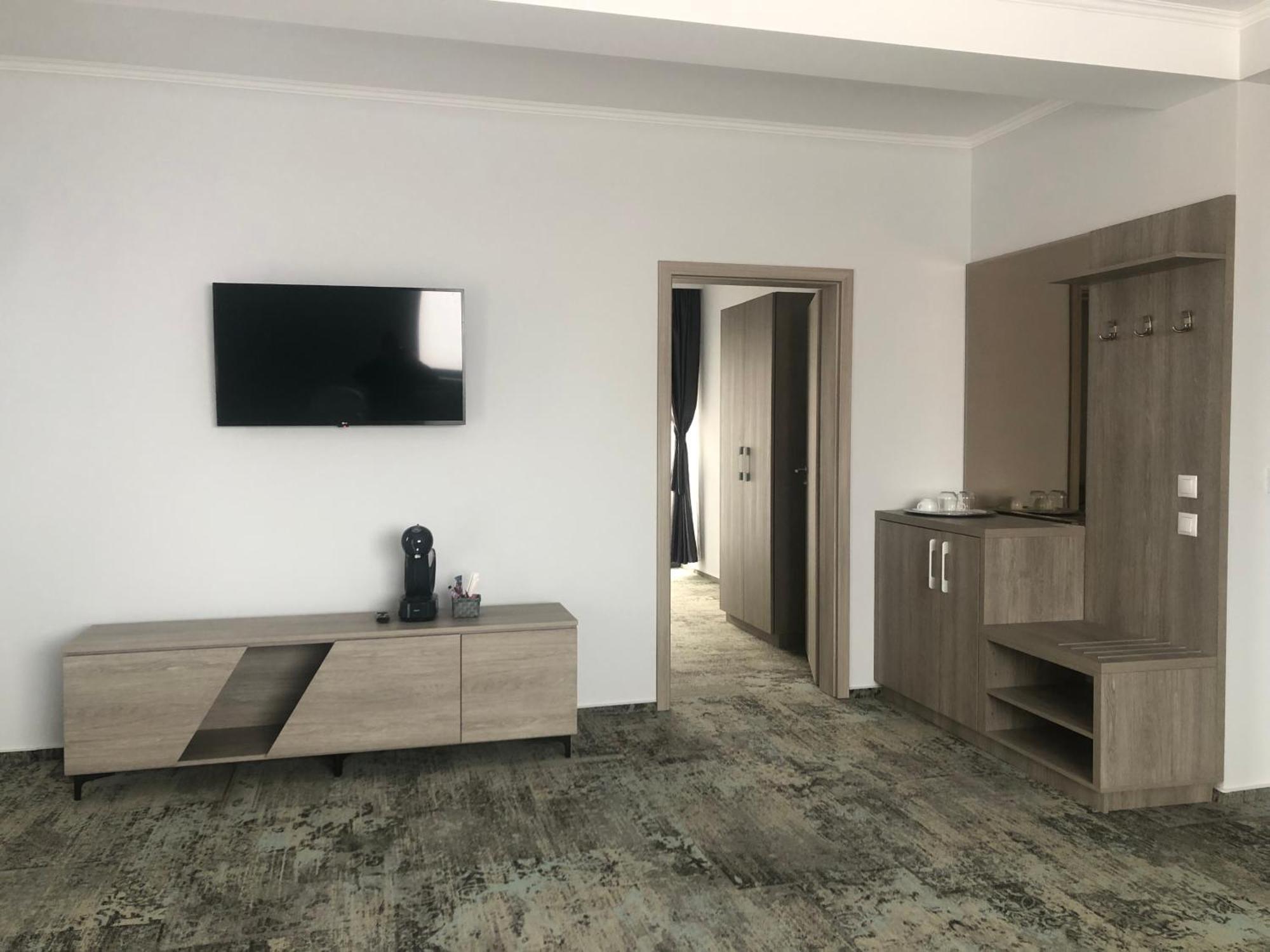 Sub Cetate Hotel Rîşnov Kültér fotó