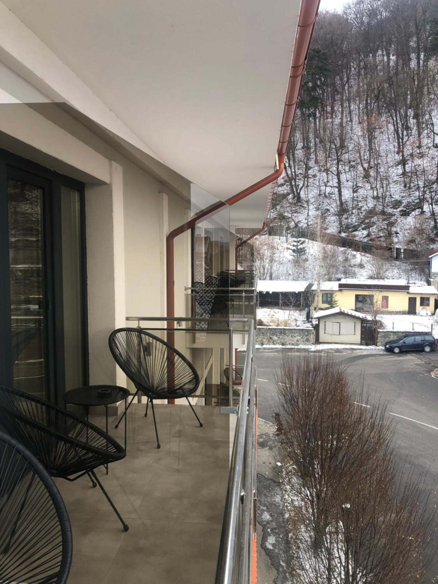 Sub Cetate Hotel Rîşnov Kültér fotó