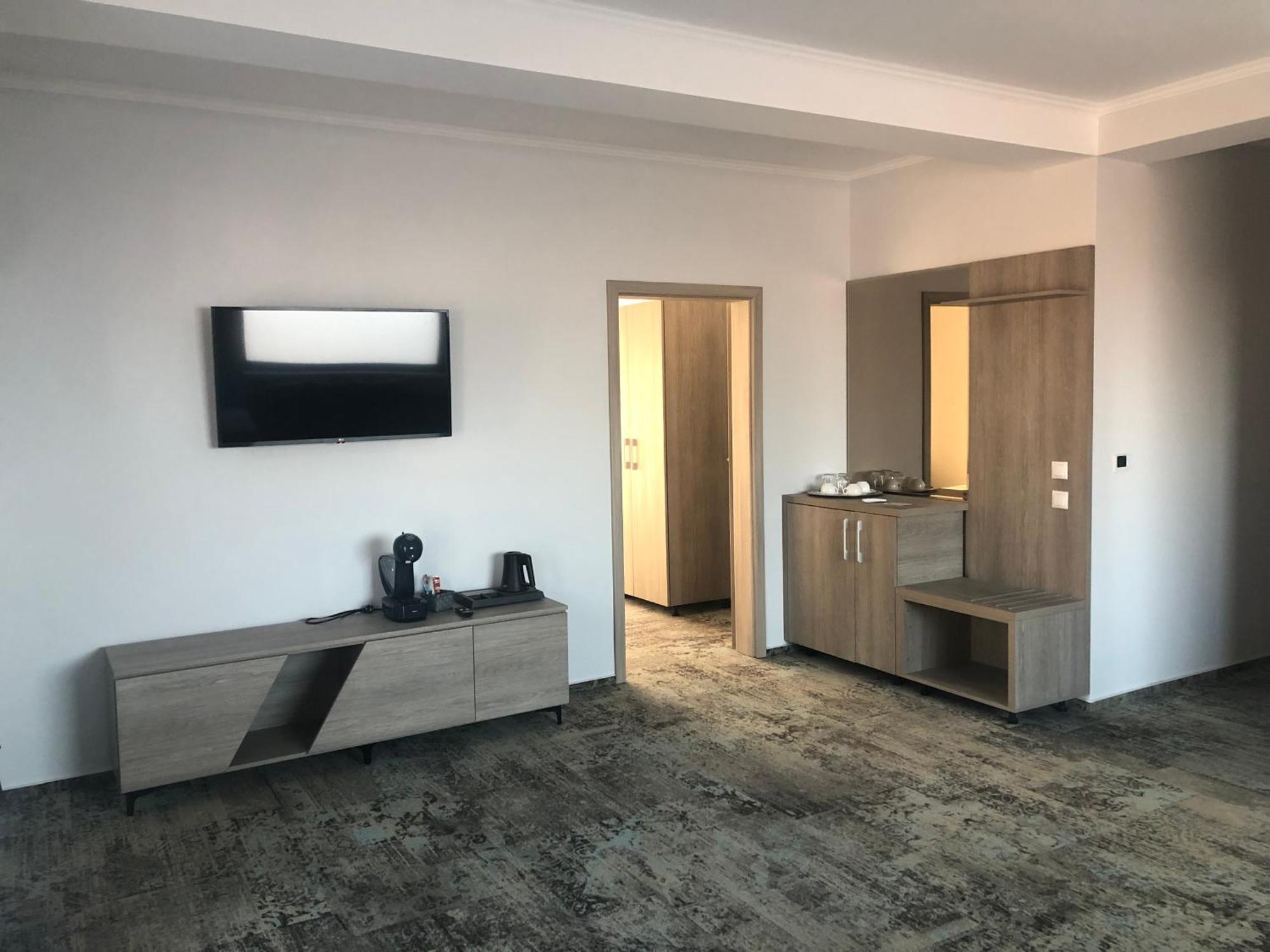 Sub Cetate Hotel Rîşnov Kültér fotó